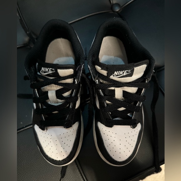 Nike Kids Dunks Low-Top Sneakers - Picture 5 of 7